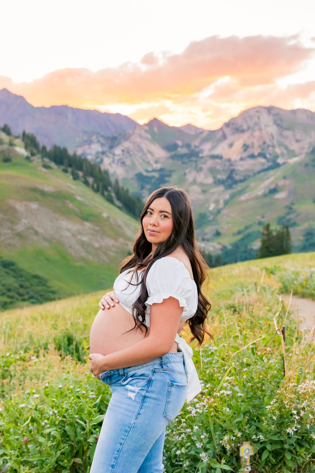 Maternity photo hover